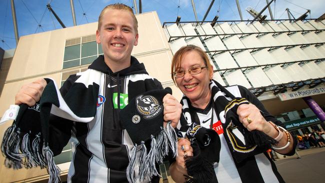 Collingwood fans Debbie and Jamie. Picture: Mark Stewart