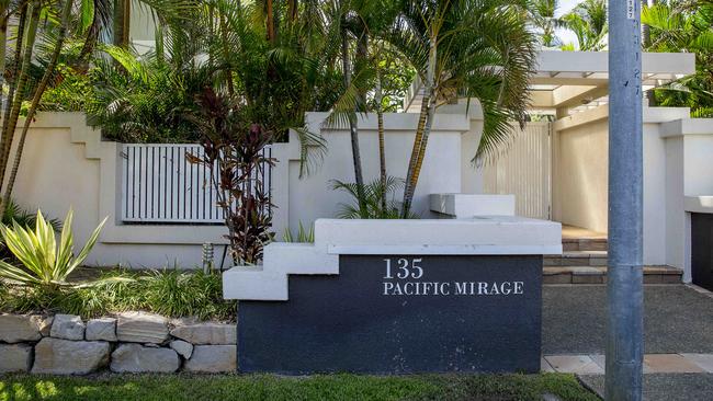 Pacific Mirage condominiums, where Clive Palmer has bought into. Picture: Jerad Williams