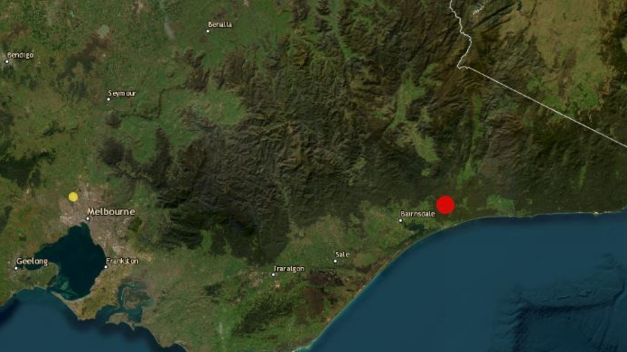 Minor earthquake rumbles near Victoria