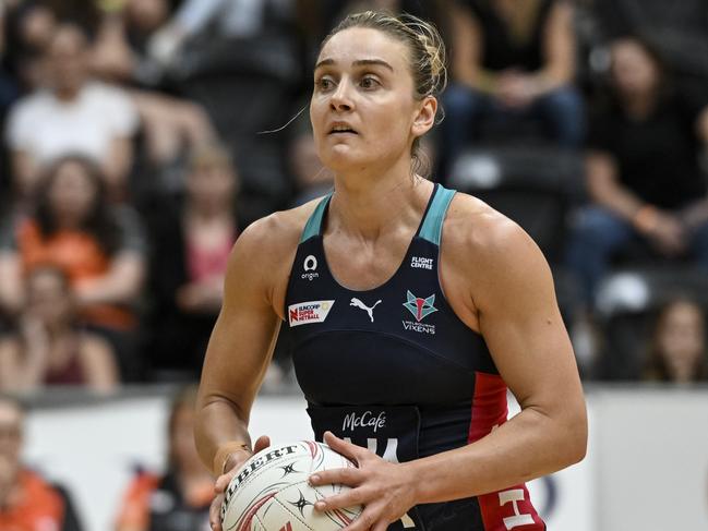 Liz Watson in action for the Vixens. Photo: Nigel Owen
