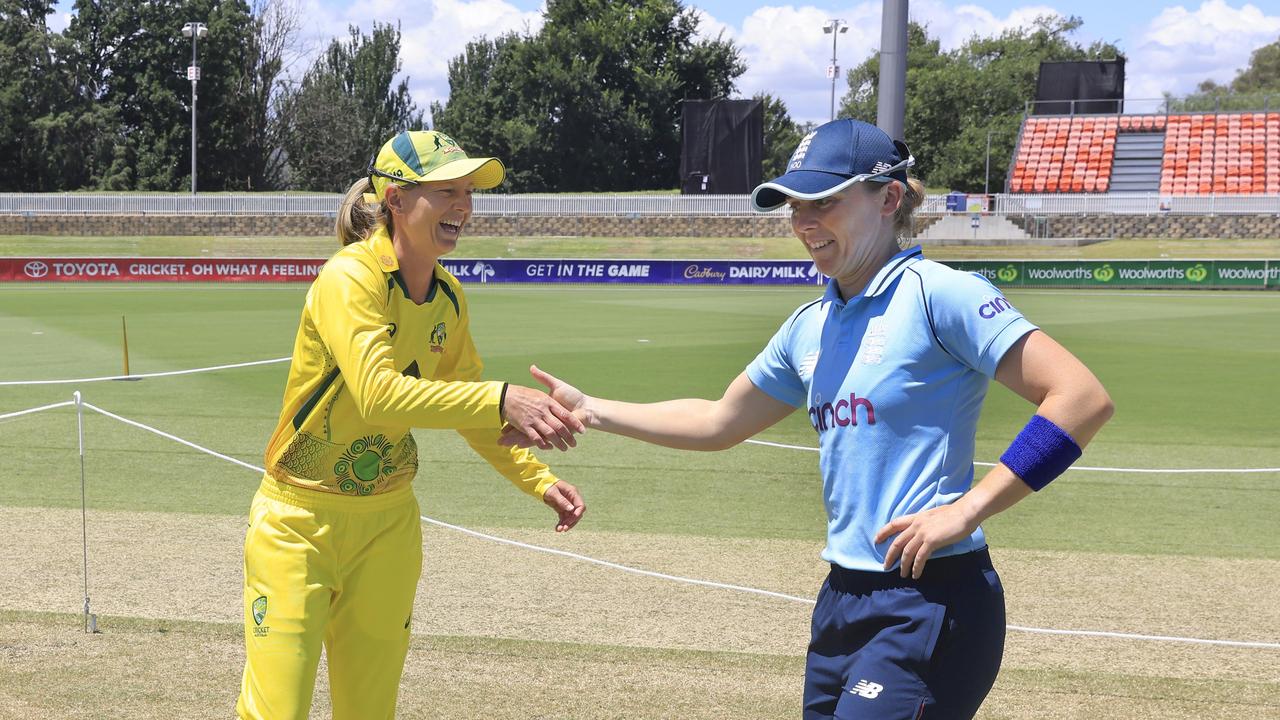 Meg Lanning and England skipper Heather Knight shake hands ahead of the opening ODI in Canberra. Photo: Getty Images