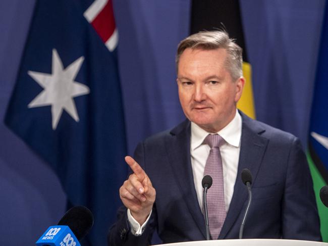 SYDNEY, AUSTRALIA. NewsWire Photos.December 13, 2024.Australian Federal Minister for Climate Change and Energy Chris Bowen holds a press conference in Sydney. Picture: NewsWire / Jeremy Piper