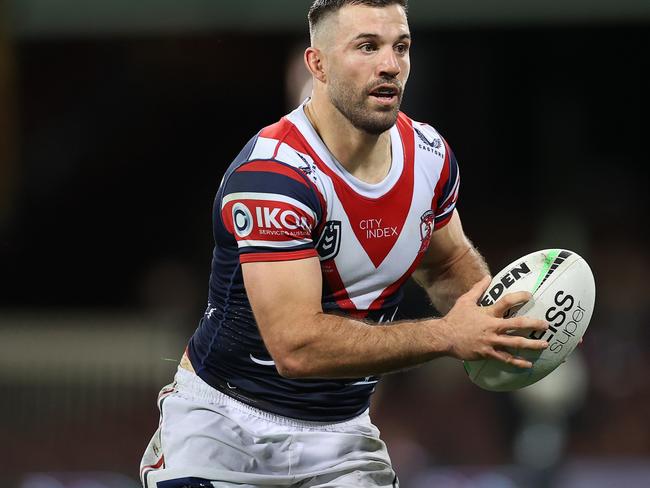 SYDNEY, AUSTRALIA - AUGUST 04: James Tedesco of the Roosters runs the ball during the round 21 NRL match between the Sydney Roosters and the Brisbane Broncos at the Sydney Cricket Ground on August 04, 2022, in Sydney, Australia. (Photo by Cameron Spencer/Getty Images)