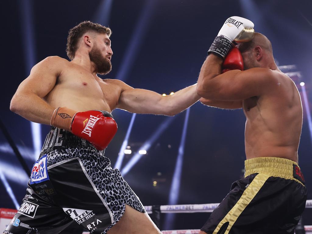 Jackson Murray (L) has continued his strong form with another first round knockout, this time over Shant Nercessian (R). Picture: Mark Kolbe/Getty Images