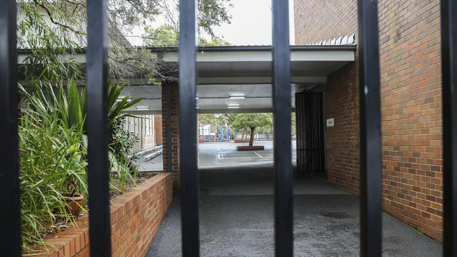 Rose Bay Public School was closed after a worker tested positive to COVID-19 last week. Picture: Dylan Robinson