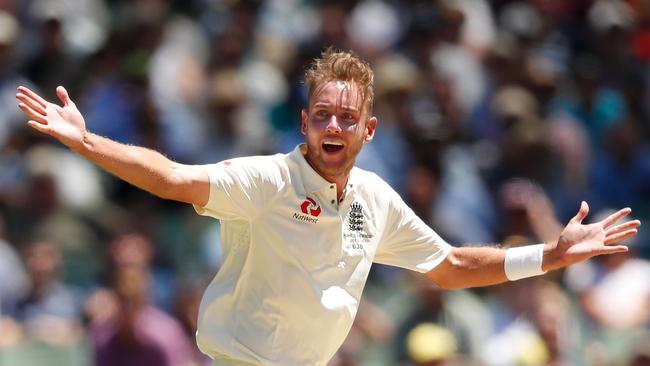 MELBOURNE, AUSTRALIA — DECEMBER 27: Stuart Broad of England appeals for LBW against Shaun Marsh of Australia which was given out by the DRS during day two of the Fourth Test Match in the 2017/18 Ashes series between Australia and England at Melbourne Cricket Ground on December 27, 2017 in Melbourne, Australia. (Photo by Scott Barbour/Getty Images)