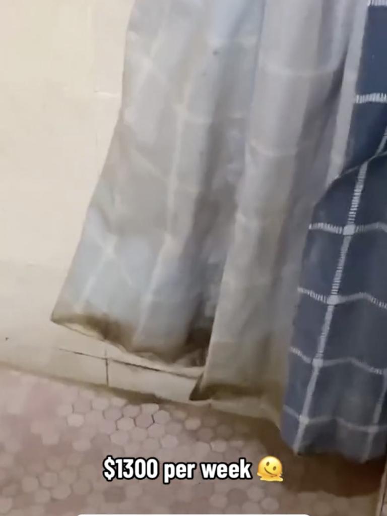 The shower curtain was a different colour at the bottom. Picture: TikTok.