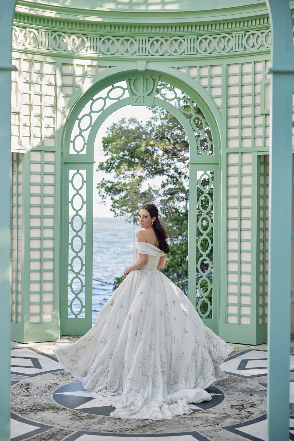 7 Wedding Dress Trends For 2023 To Know - Vogue Australia