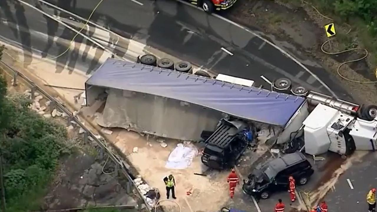 Chaos after semi crash on major road