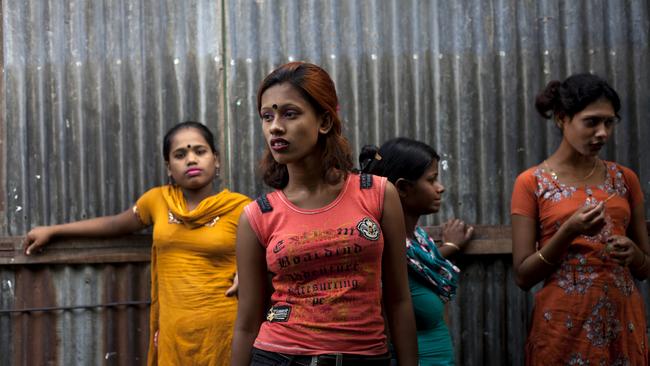 Bangladesh Sex Traffickers Paedophiles Paying For Sex While Cops Look 6654