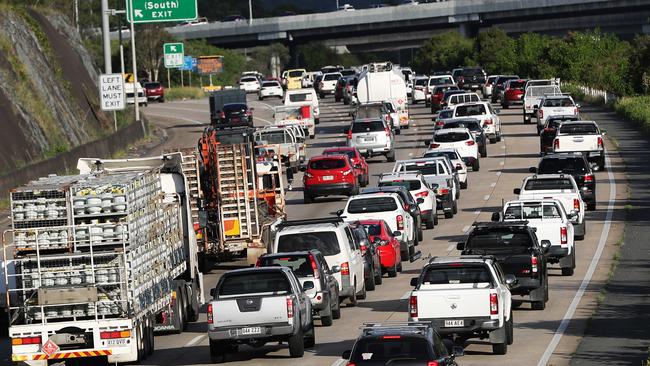 Afternoon traffic on the M1 at Helensvale. Picture: Nigel Hallett.