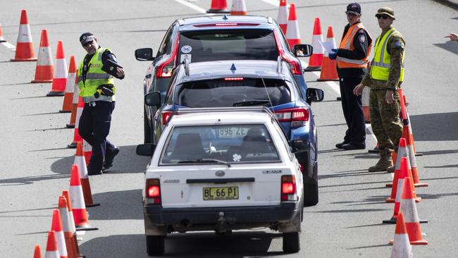 Queensland wants NSW to record 28 days of no community transmission before opening the border.