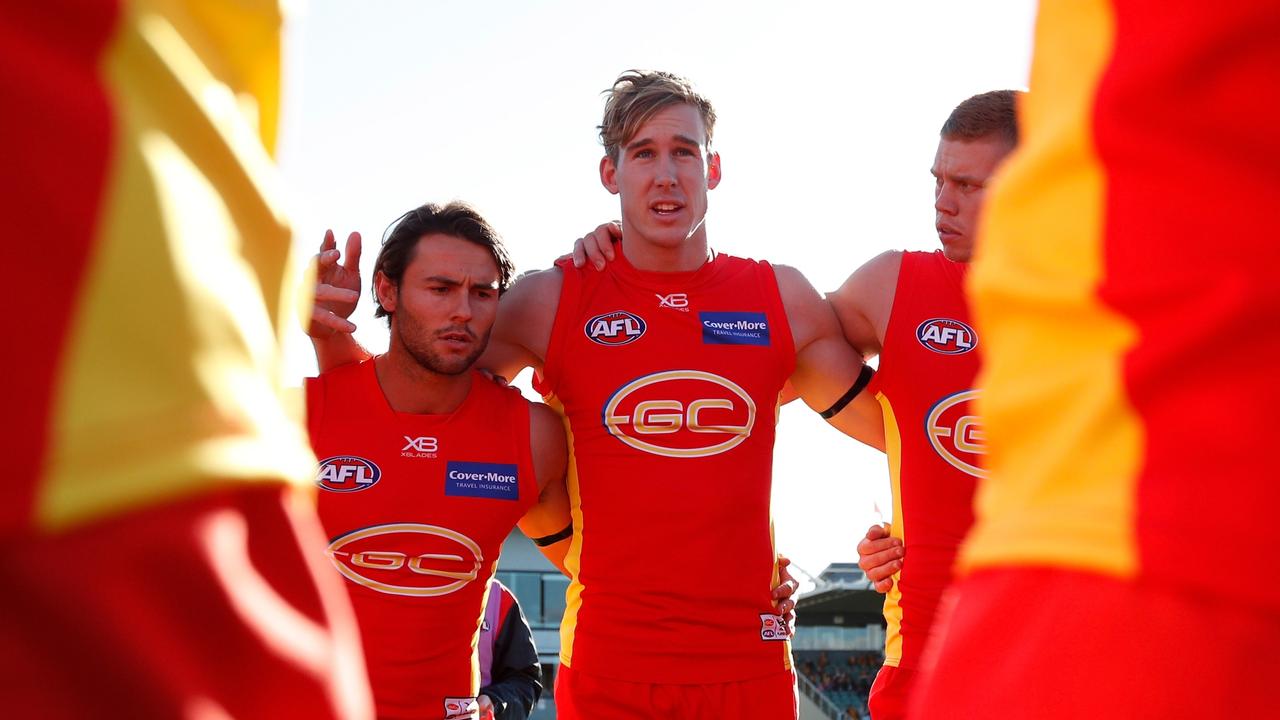 LAUNCESTON, AUSTRALIA - JUNE 23: Tom Lynch of the Suns speaks with his players during the 2018 AFL round 14 match between the Hawthorn Hawks and the Gold Coast Suns at UTAS Stadium on June 23, 2018 in Launceston, Australia. (Photo by Michael Willson/AFL Media/Getty Images)