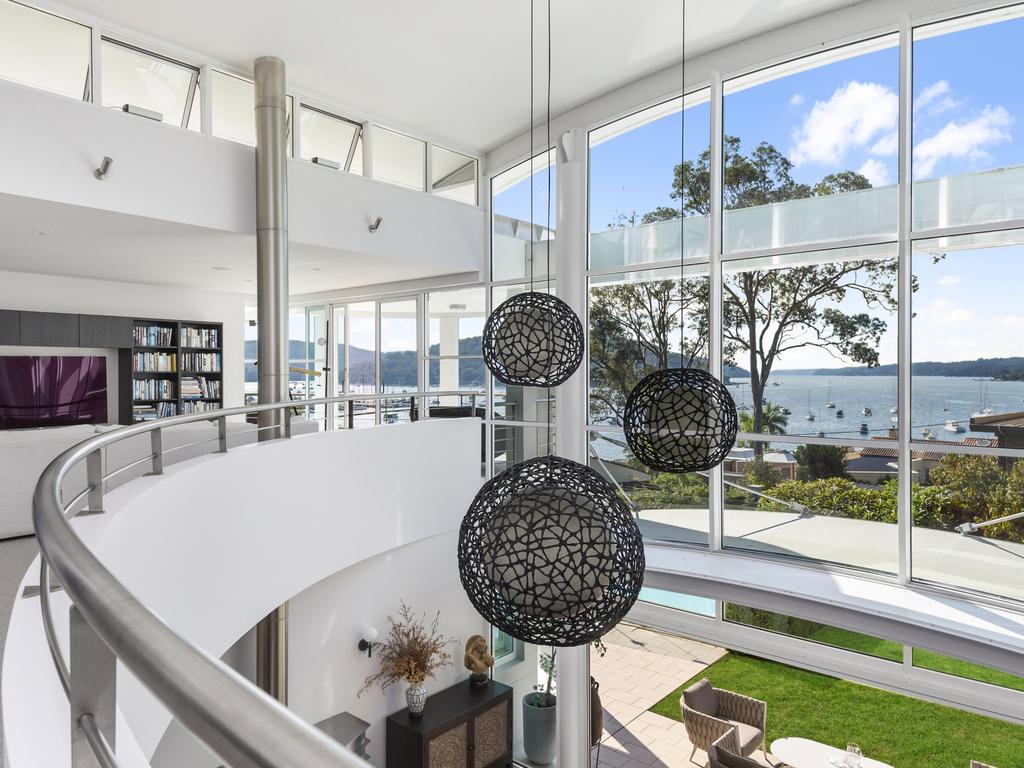 Modern stunner – 2035 Pittwater Rd, Bayview.