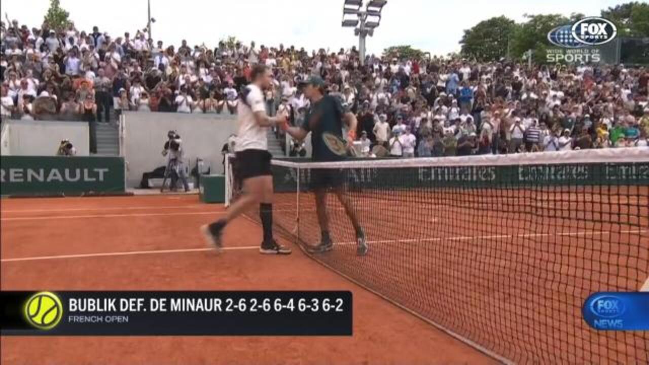 De Minaur crashes out in French Open R2