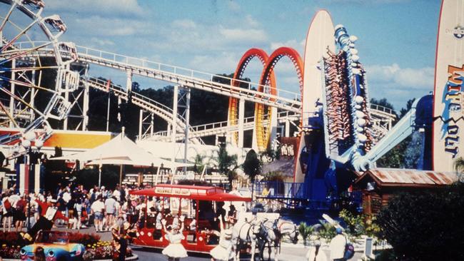 APRIL, 1999 : Dreamworld on the Gold Coast, 04/99.Queensland / Amusement CentreTravel