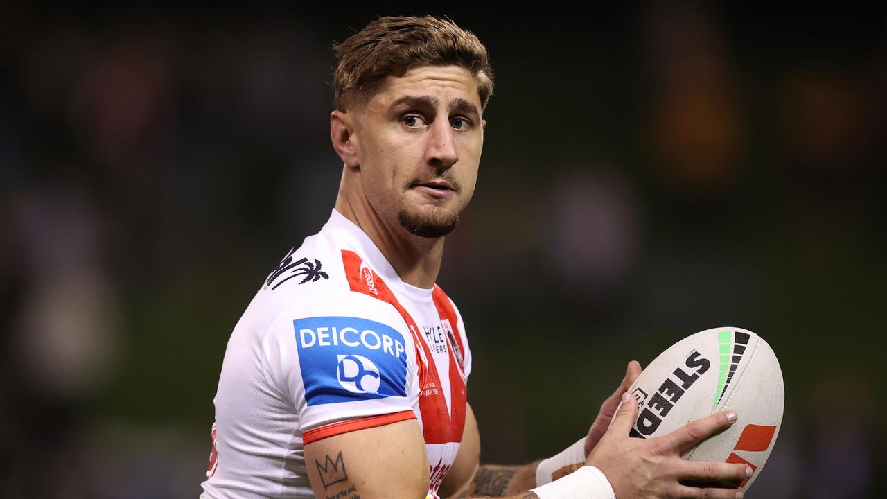 WOLLONGONG, AUSTRALIA - JUNE 07: Zac Lomax of the Dragons warms up before the round 14 NRL match between St George Illawarra Dragons and Wests Tigers at WIN Stadium on June 07, 2024, in Wollongong, Australia. (Photo by Jason McCawley/Getty Images)