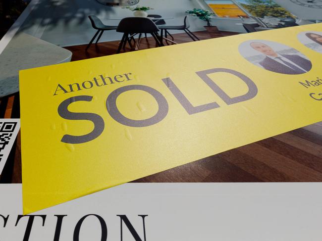 SYDNEY, AUSTRALIA - NewsWire Photos SEPTEMBER 14 2023. Generic housing & real estate house generics. Pic shows a sold sign for an apartment which went to auction in Drummoyne. Picture: NCA NewsWire / Max Mason-Hubers