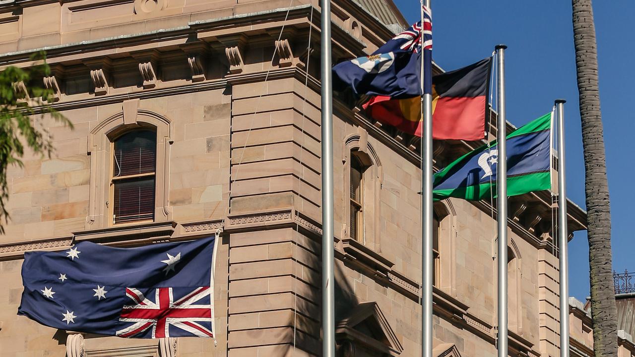 queensland-parliament-house-flies-australian-flag-upside-down-daily