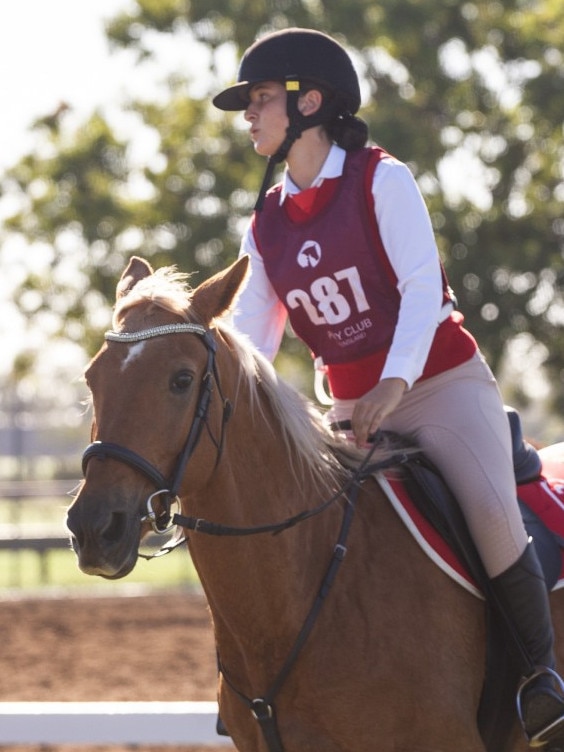 Sara Browning and Glimmer Cynders of Sass at the PQC State Showjumping Championships 2023.