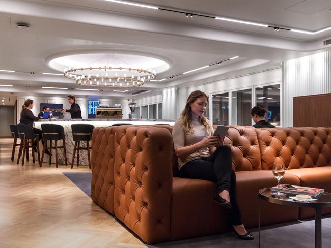 Qantas London Heathrow Lounge Opens For Direct 787 Dreamliner Flights ...