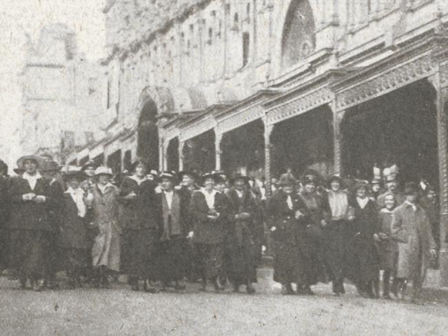 “Food and fair play” ... women march for bread in Melbourne. Picture: National Library of Australia