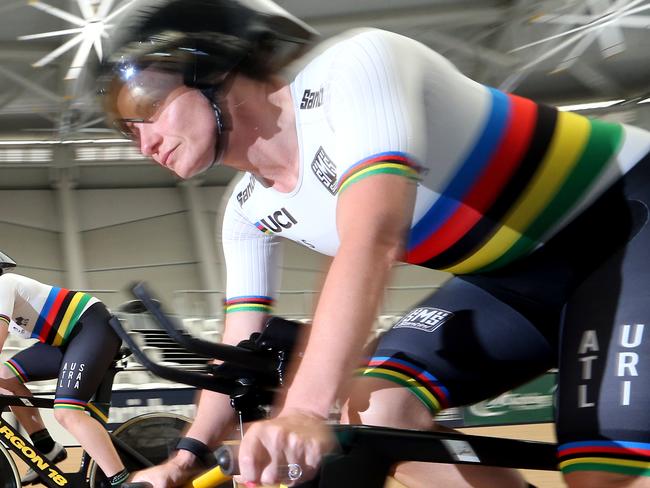 Emily Petricola flies around the velodrome. Picture: NCA NewsWire/Richard Gosling