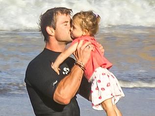 Chirs Hemsworth Shirtless on the Beach