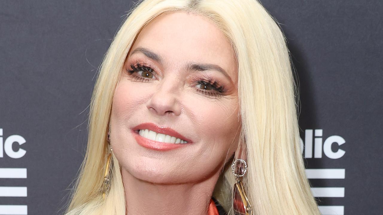 Shania Twain Unrecognisable With Blonde Makeover Herald Sun