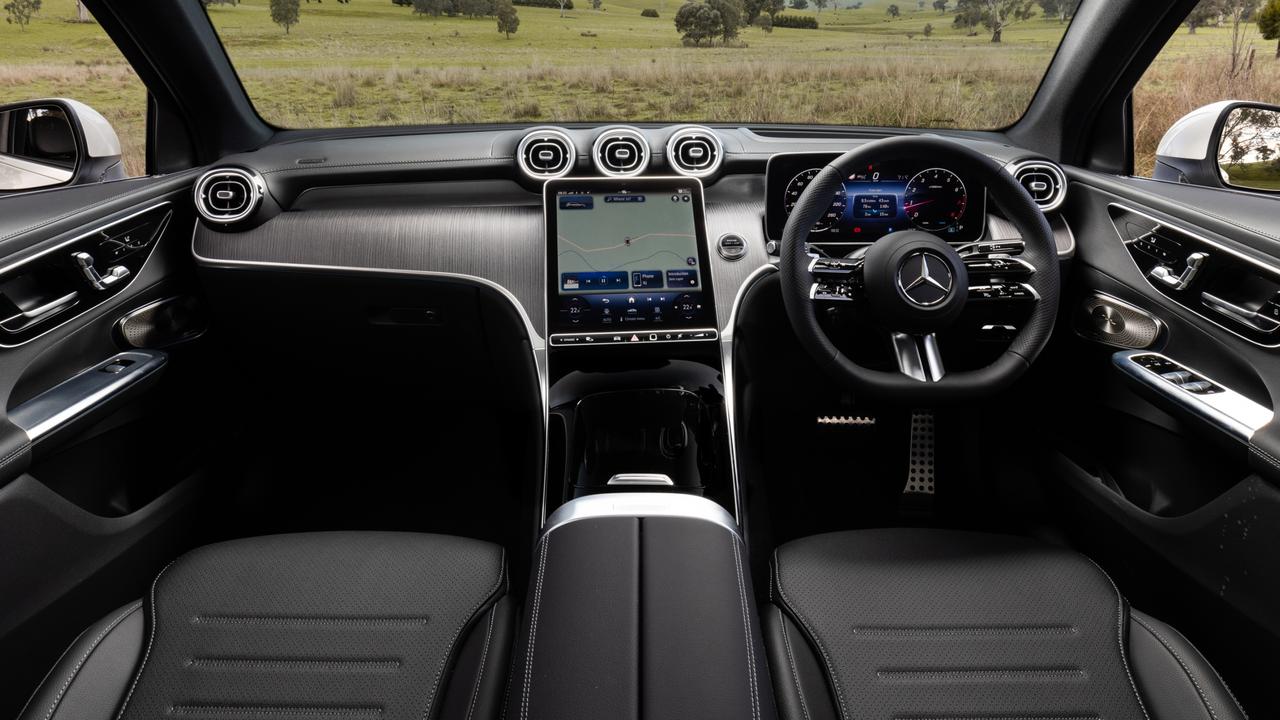 It’s an impressive looking interior design in the 2023 model Mercedes-Benz GLC300.