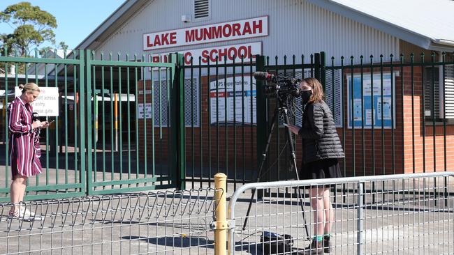 Lake Munmorah Public School, on the border of Lake Macquarie has been closed for deep cleaning. Picture: Peter Lorimer