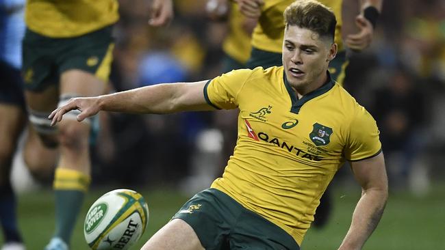 BRISBANE, AUSTRALIA - JULY 27: James O'Connor of the Wallabies attempts to re-gather the ball during the 2019 Rugby Championship Test Match between Australia and Argentina at Suncorp Stadium on July 27, 2019 in Brisbane, Australia. (Photo by Ian Hitchcock/Getty Images)