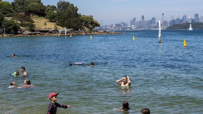 Swimmers have been advised to avoid the polluted beach water in Sydney. Picture: NewsWire/ Monique Harmer