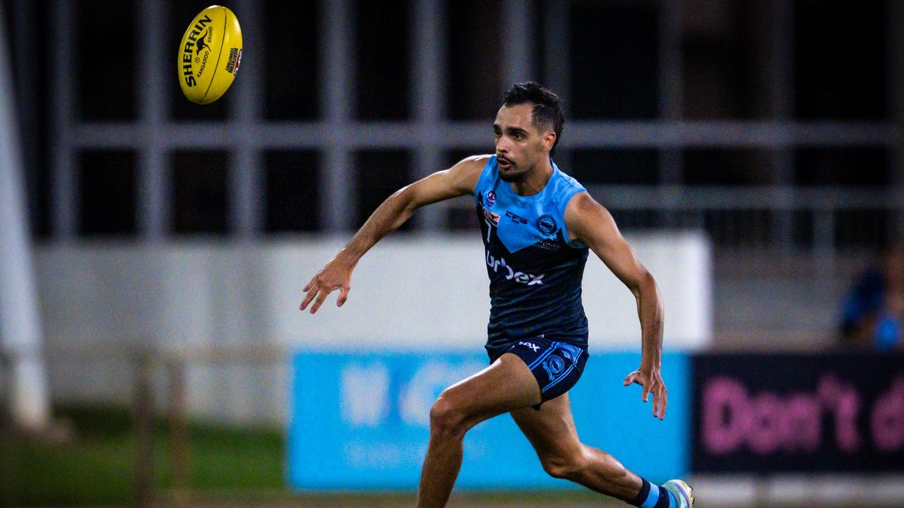 Kevin Maroney playing for the Darwin Buffaloes in the 2024-25 NTFL season. Picture: Patch Clapp / AFLNT Media