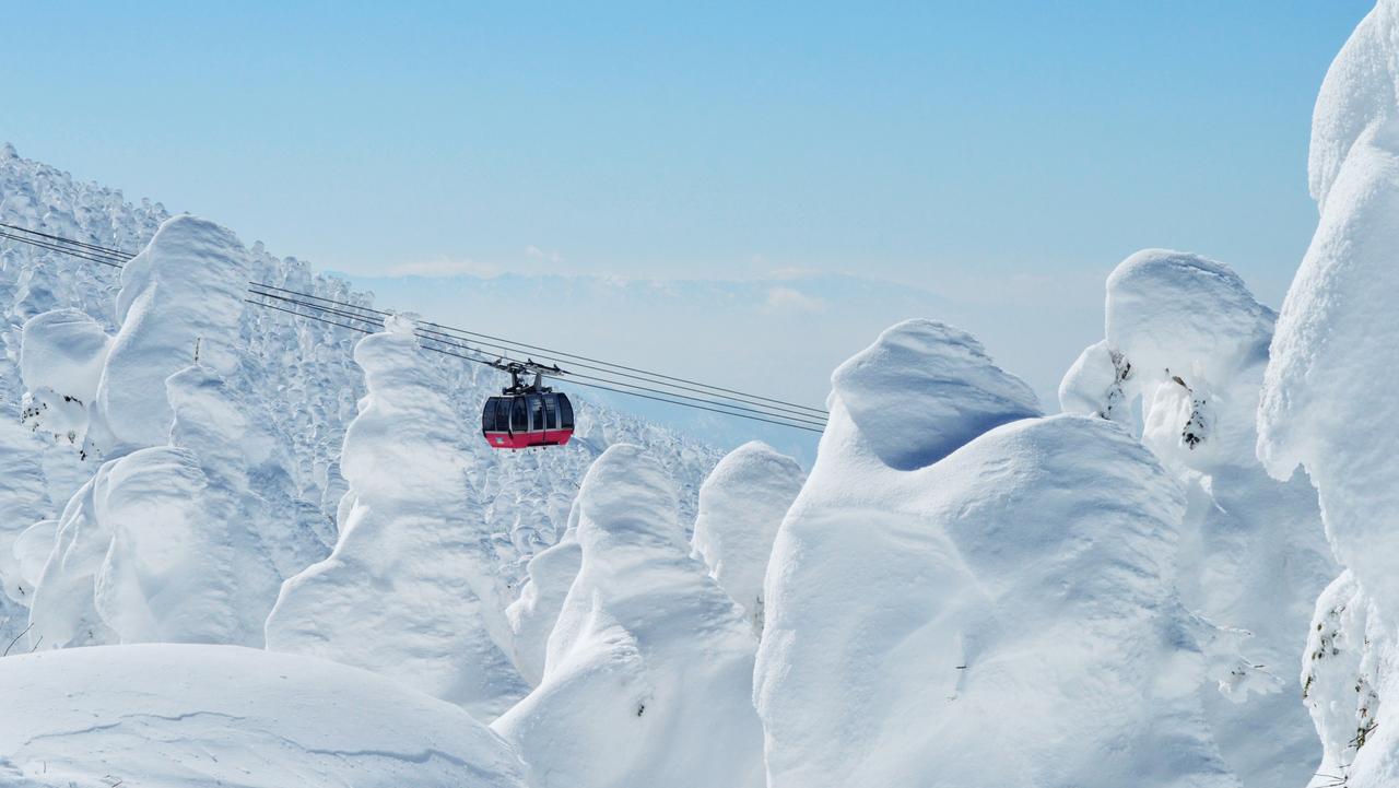 Best places to ski in Japan escape