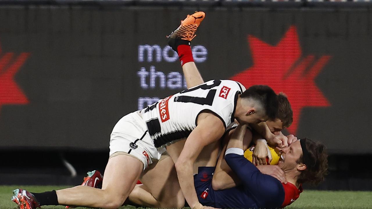 Brayden Maynard crunched Ed Langdon and let him know about it. Picture: Darrian Traynor/Getty Images