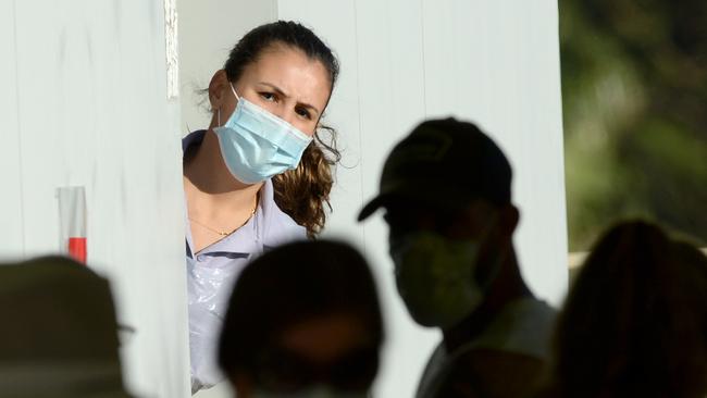 Residents from Sydney’s Northern Beaches line up for COVID testing at Mona Vale Hospital this morning. Picture: NCA NewsWire / Jeremy Piper