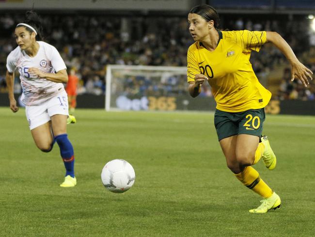 Sam Kerr of the Matildas controls the ball during the second International friendly match between the Australia Matildas and Chile at McDonald Jones Stadium in Newcastle, Tuesday, November 13, 2018. (AAP Image/Darren Pateman) NO ARCHIVING, EDITORIAL USE ONLY