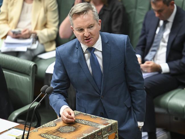 Chris Bowen insists this week’s blackout scare isn’t an unusual scenario. Picture: NewsWire / Martin Ollman