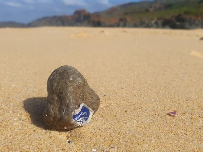 The NSW Environment Protection Authority (EPA) has been notified by the National Parks and Wildlife Service (NPWS) of the discovery of ball-shaped debris on 1080 Beach and Pooles Beach at Mystery Bay near Narooma on the South Coast Picture:  Environment Protection Authority