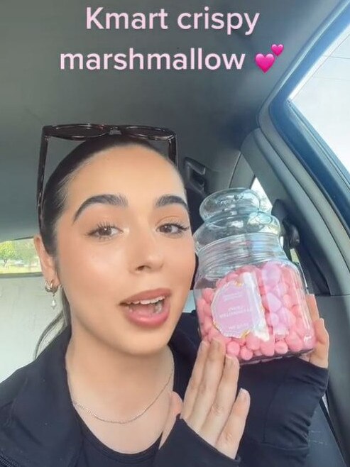 Amanda also tried the candy and loved it. Picture: TikTok/@amandafotinos