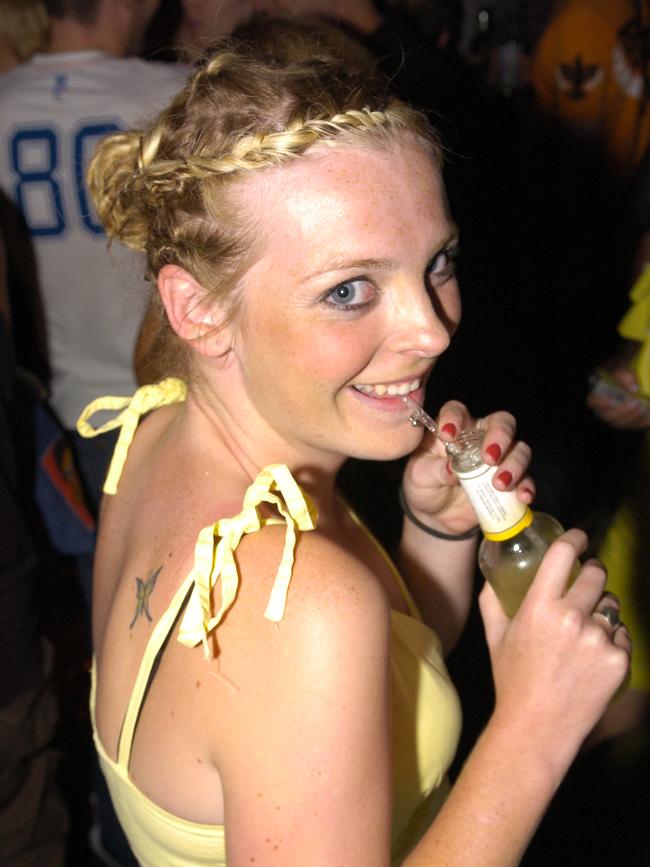 Ivy-Rose Sutherland at the 2008 Spin DJ competition final at Sugar.