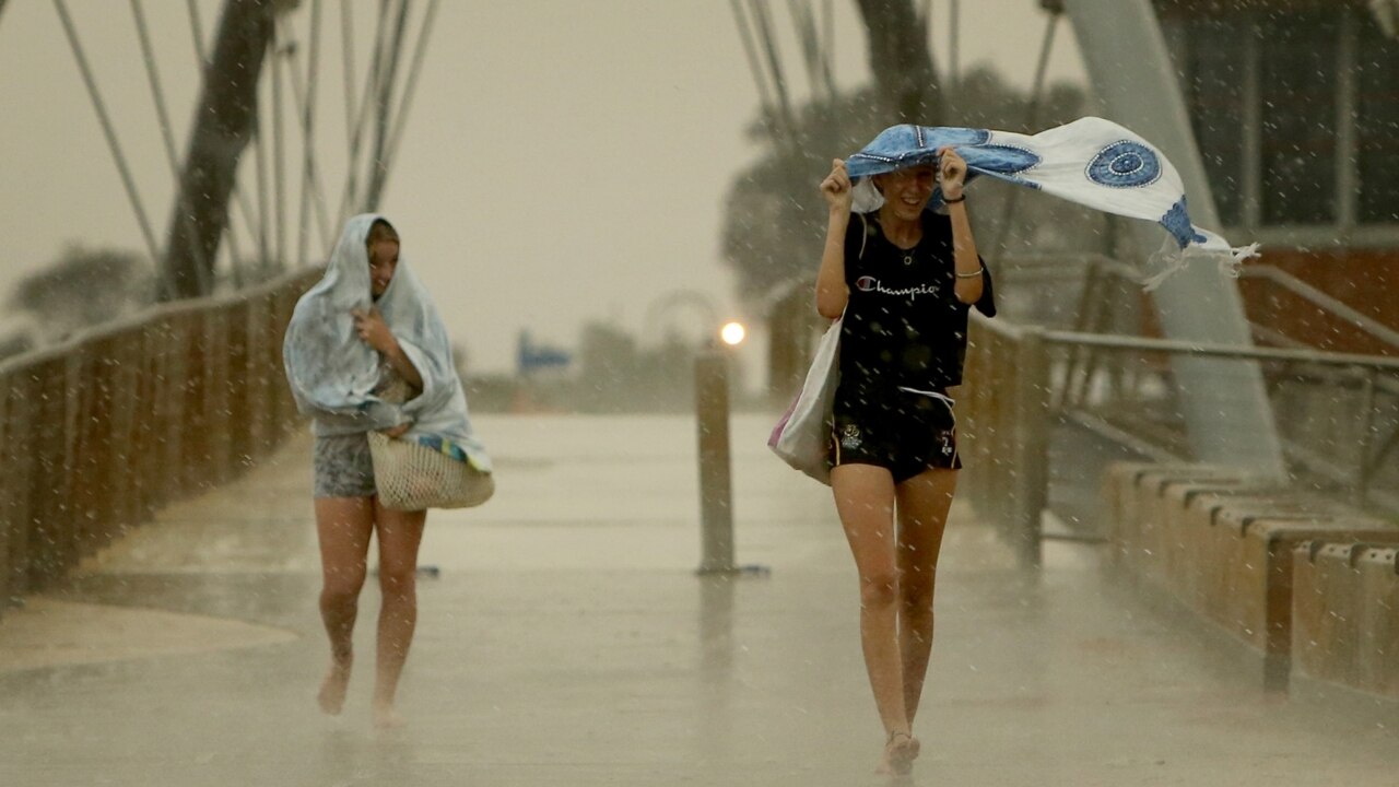 Heavy rain to batter Qld, NSW