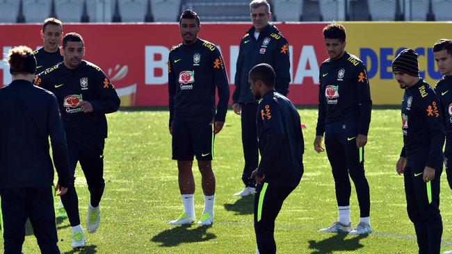 Members of Brazil's football team attend a training session in Melbourne on June 11, 2017, ahead of their friendly encounter against Australia on June 13. / AFP PHOTO / SAEED KHAN / --IMAGE RESTRICTED TO EDITORIAL USE — STRICTLY NO COMMERCIAL USE —