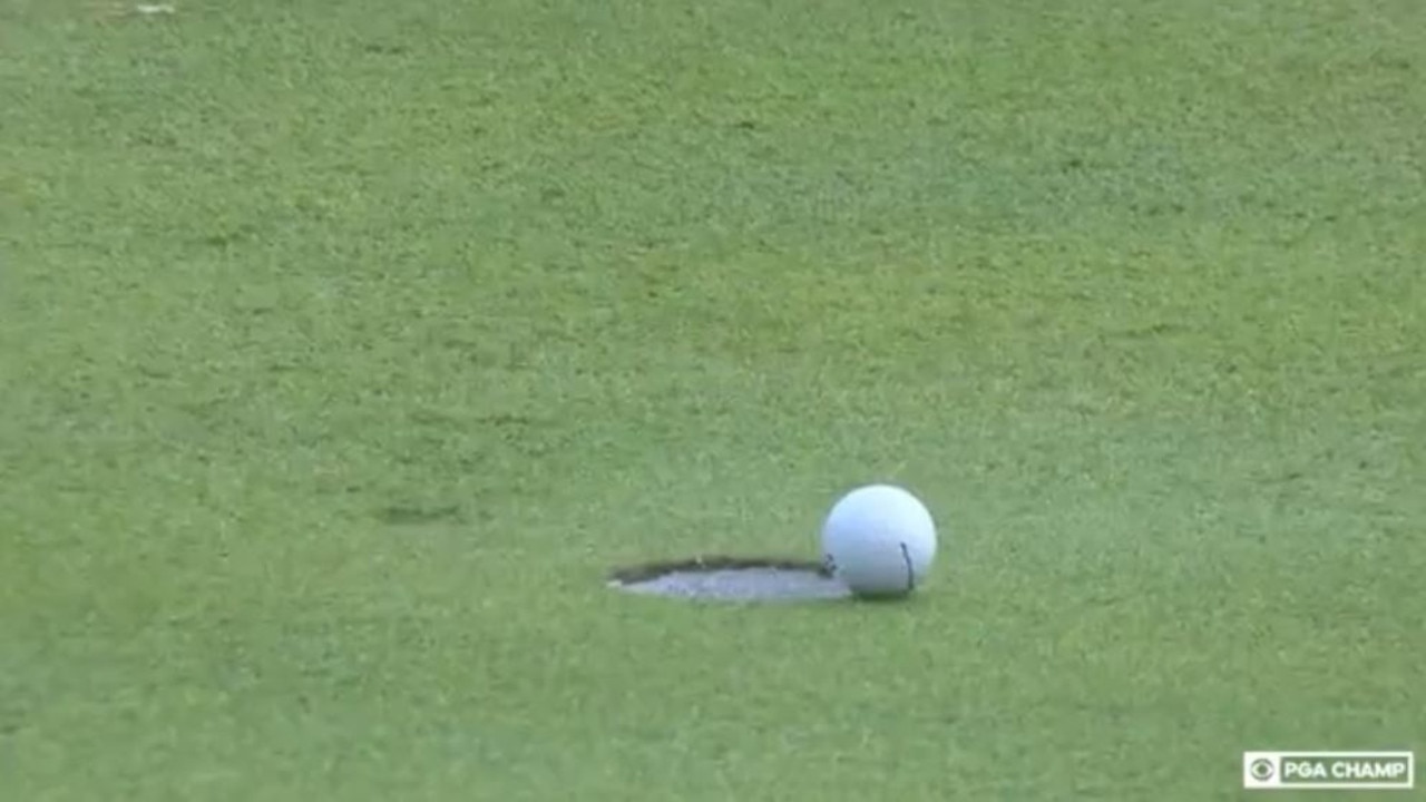 Tiger Woods' putt refused to fall on the 10th hole.