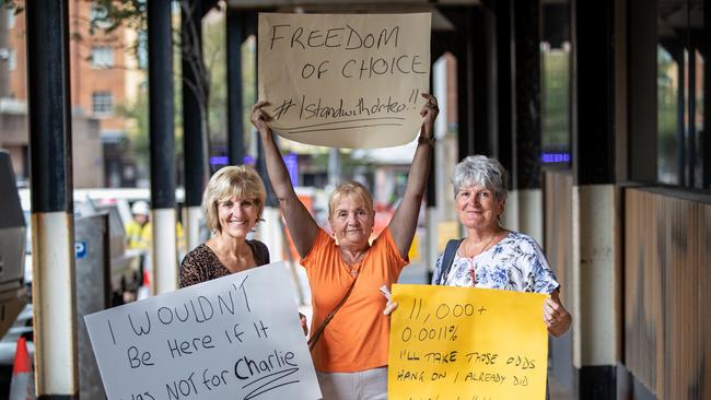 (L-R) Kathy Samios from Coogee and Sandra Gas from Pyrmont Loretta Cam. Picture: Julian Andrews