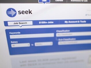 The number of job ads posted on the internet in October remains unchanged this month.