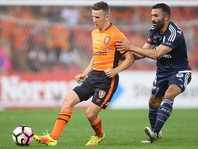 BRISBANE, AUSTRALIA - OCTOBER 07: Matthew McKay of the Roar kicks the ball during the round one A-League match between the Brisbane Roar and Melbourne Victory at Suncorp Stadium on October 7, 2016 in Brisbane, Australia. (Photo by Chris Hyde/Getty Images)