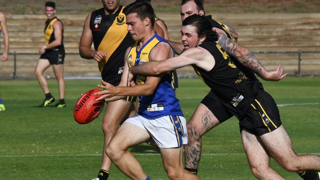 Action from unbeaten Elizabeth's last meeting with St Paul's OS in round four. The two sides will meet again in a top of the ladder division six clash this Saturday. Picture: Hannah Howard | On The Ball Media