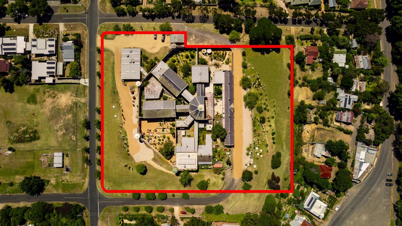 The educators plan to accommodate students aged 12-20 at the former prison before the end of 2025.